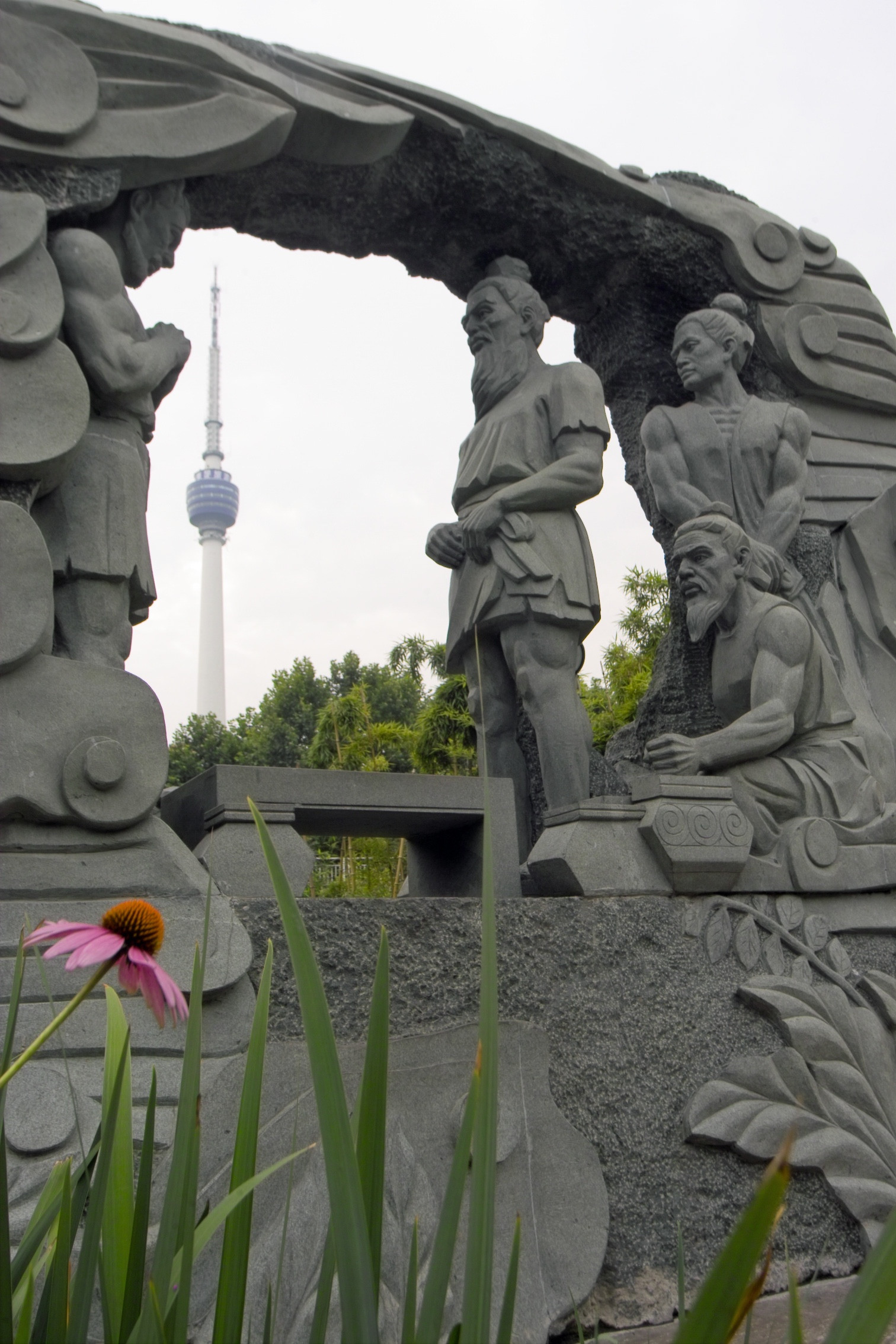 Wuhan Flood Protection Monument, Китай