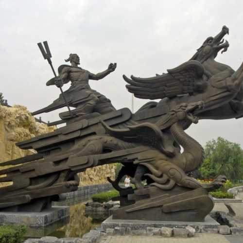 Wuhan Flood Protection Monument, Китай