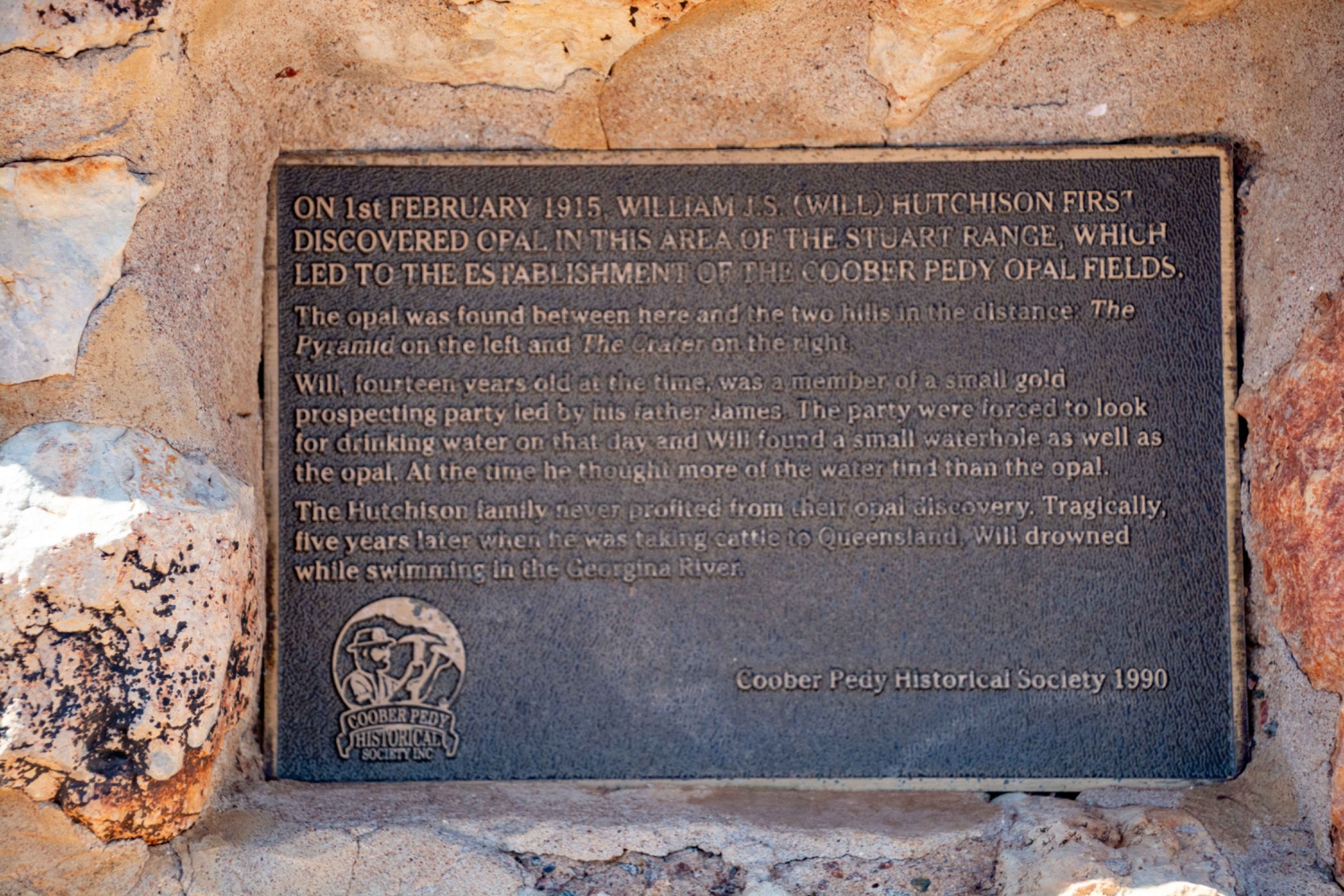 Hutchinson Monument, Australia