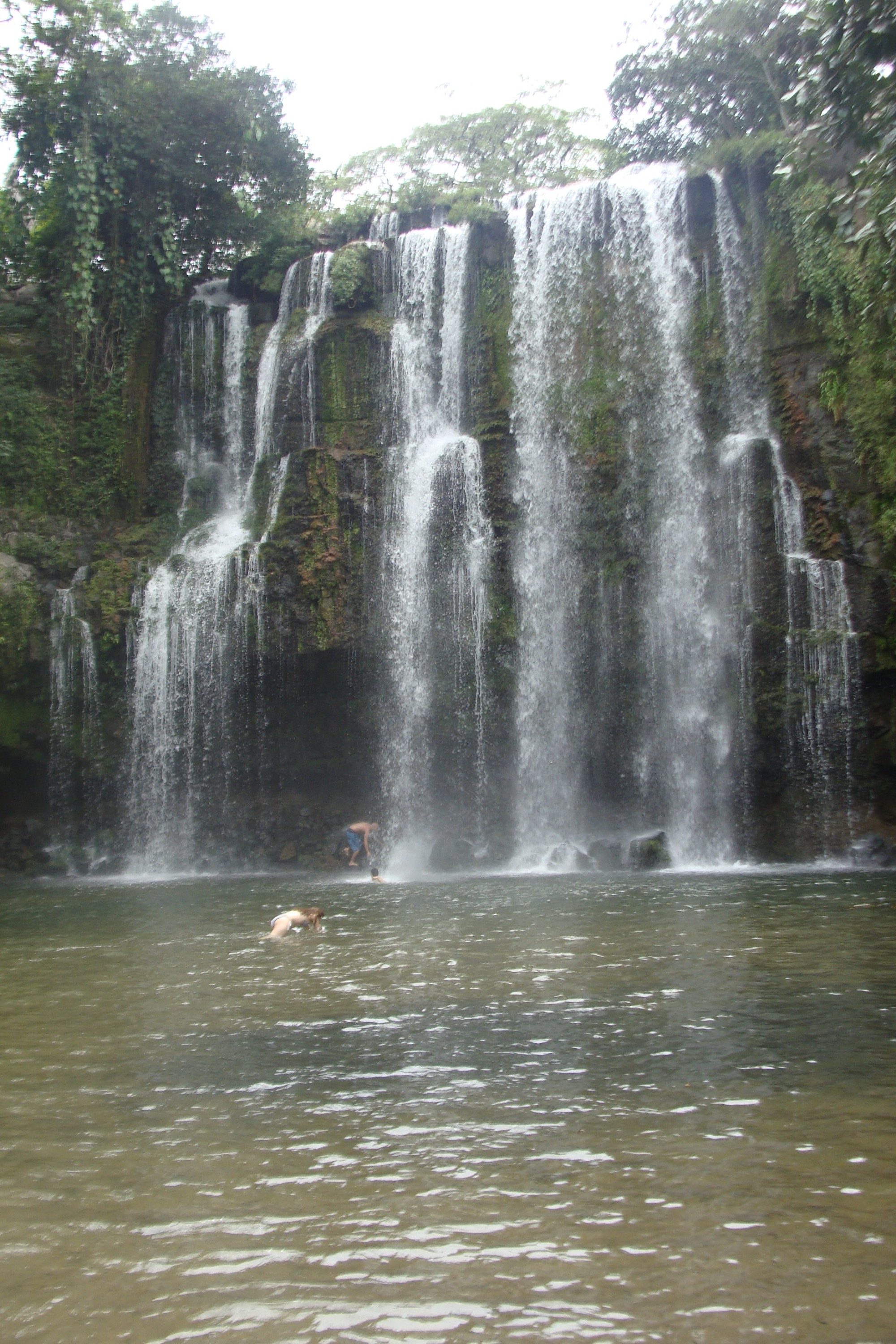 Lllanos del Cortés Waterfall Guanacaste
