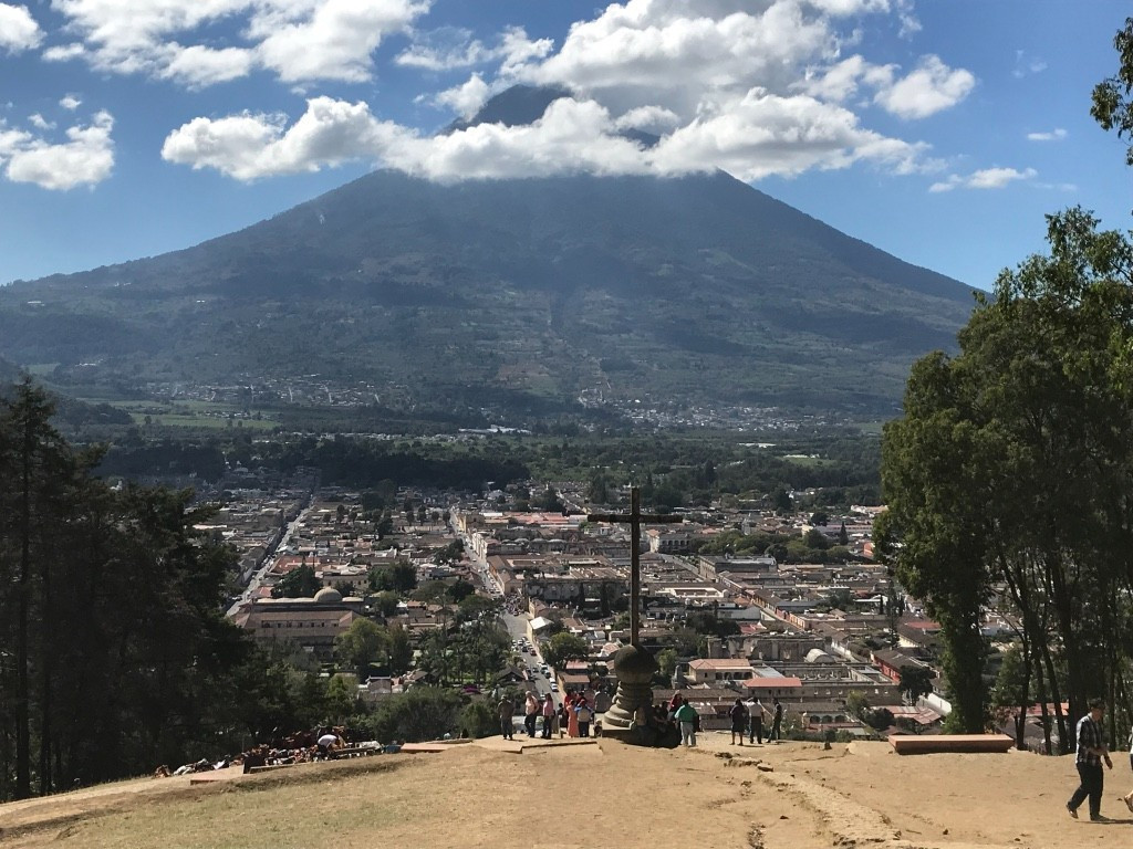 Antigua Guatemala y Volcán de Agua