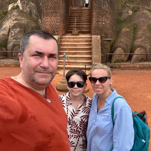 Lion's Paw, Шри-Ланка