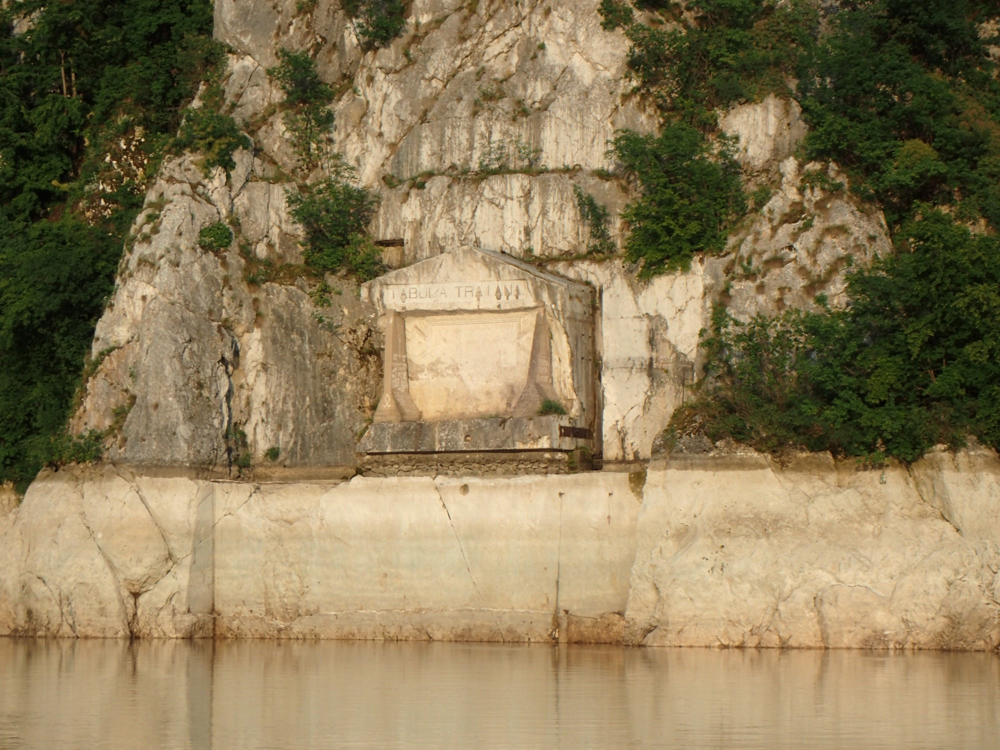 Tabula Troiana, Serbia