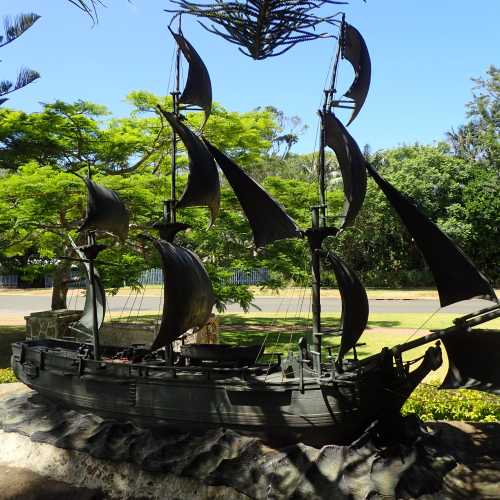 Monument to the HMS Bounty & Pitcairn Islanders