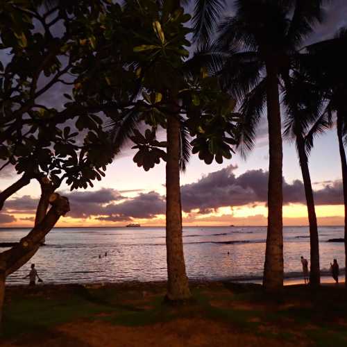 Waikiki Beach, США