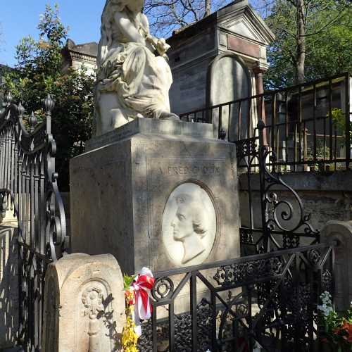 Chopin Grave, Франция