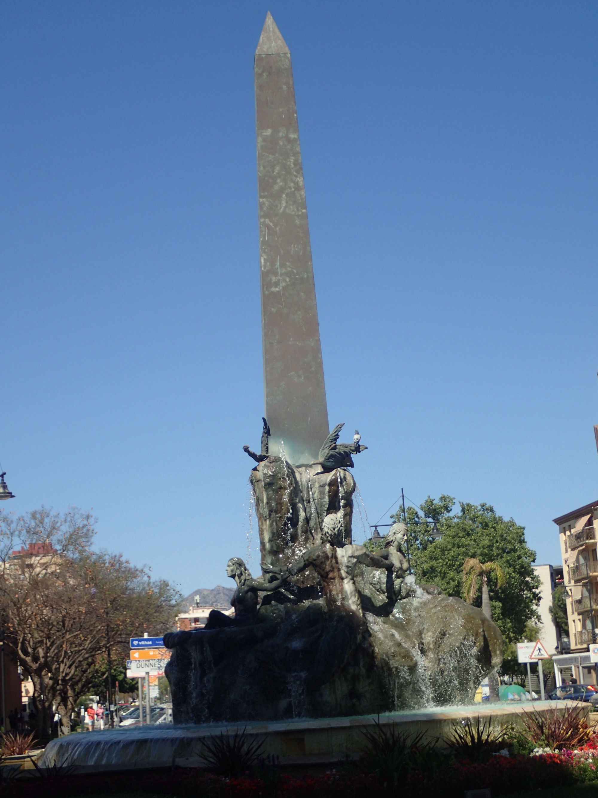 Fuente del Obelisco, Испания