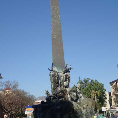 Fuente del Obelisco, Spain