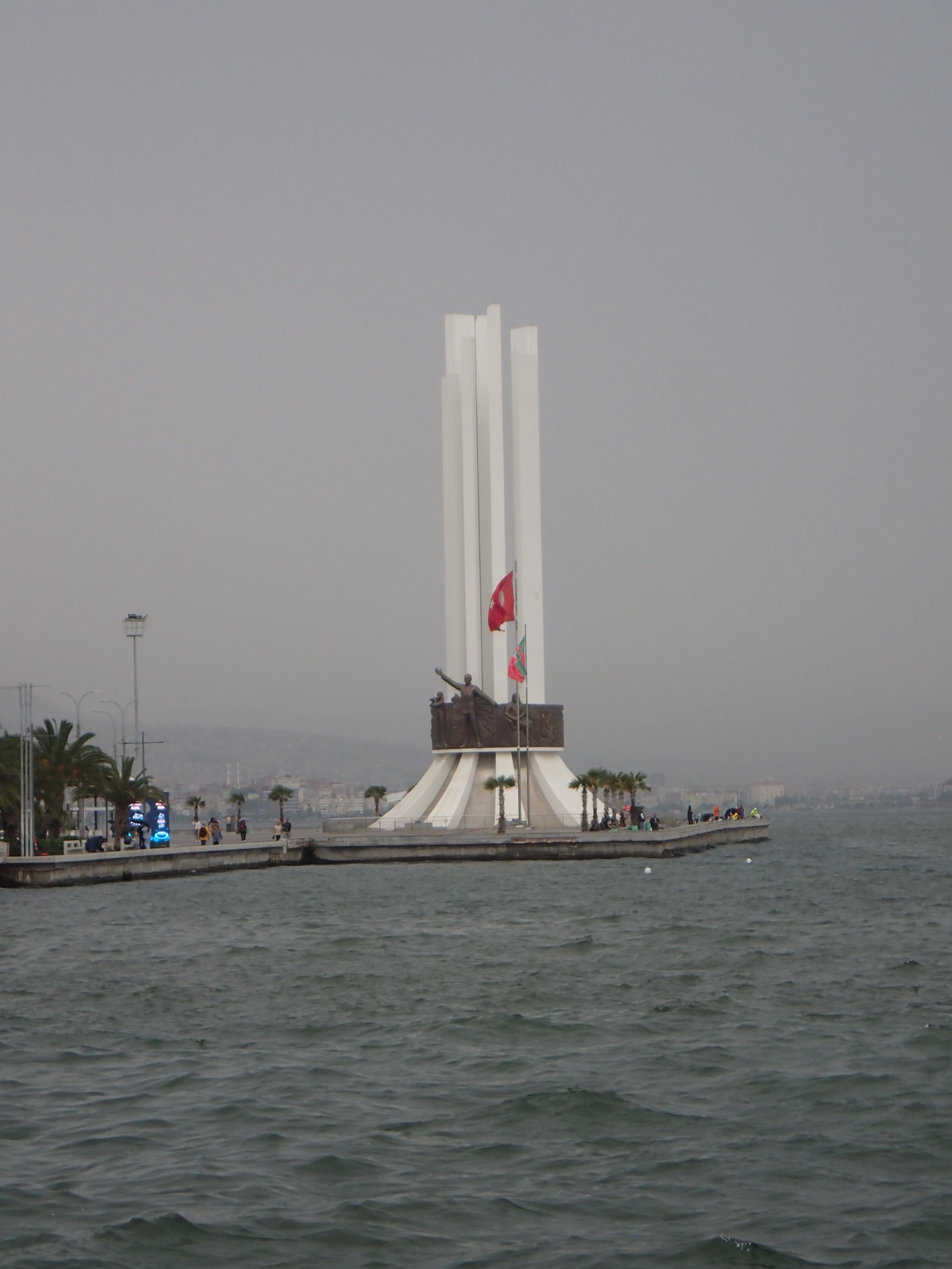 Ataturk Aniti Monument, Турция