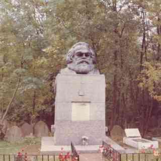 Karl Marx Original Grave photo