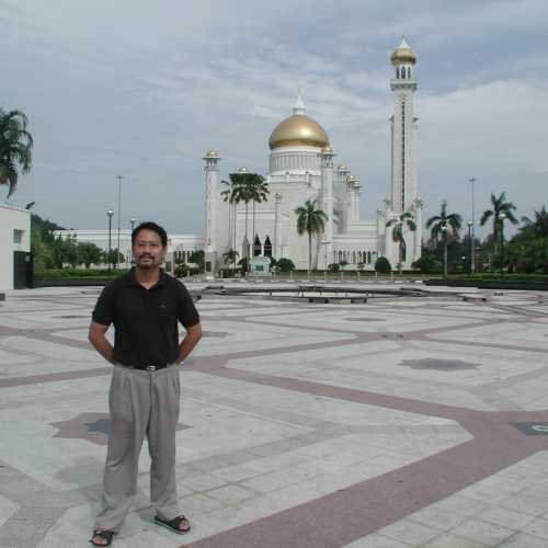 Omar Ali Saifuddien Mosque, Бруней