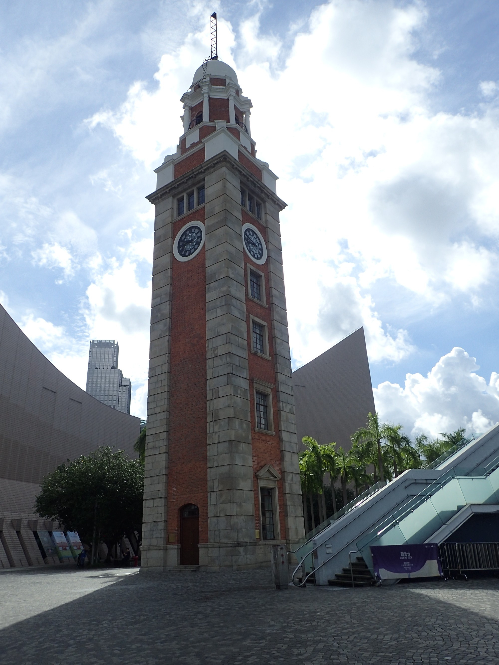 Clock Tower of Former Kowloon-Canton Railway Station, Гонконг