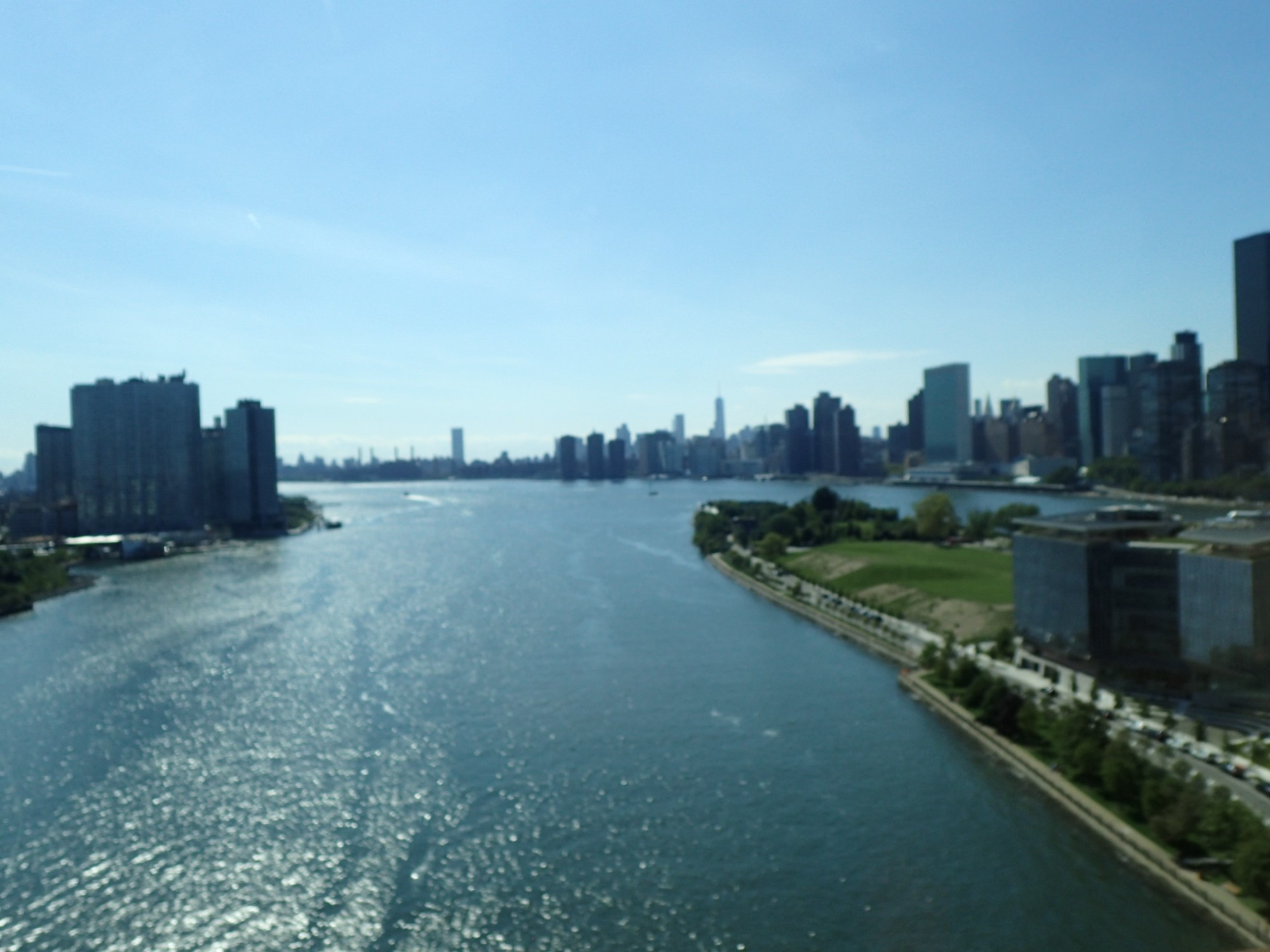 East River, США