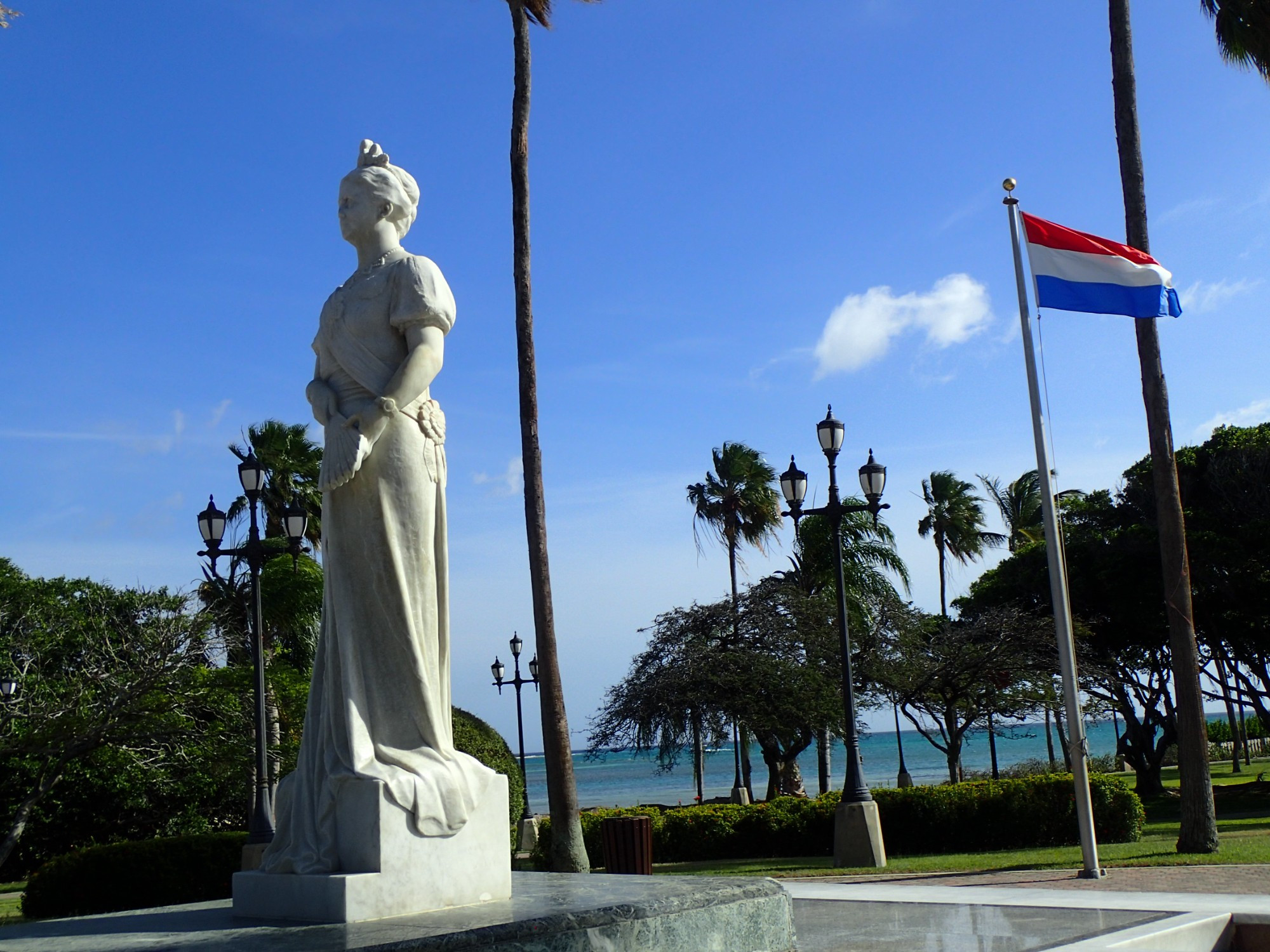 Queen Wilhelmina Statue, Аруба