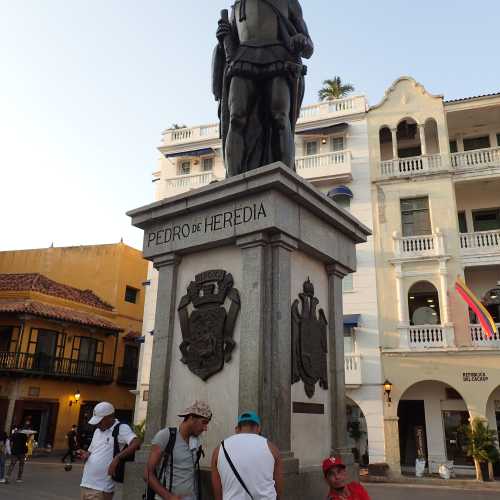 Pedro de Heredia Statue