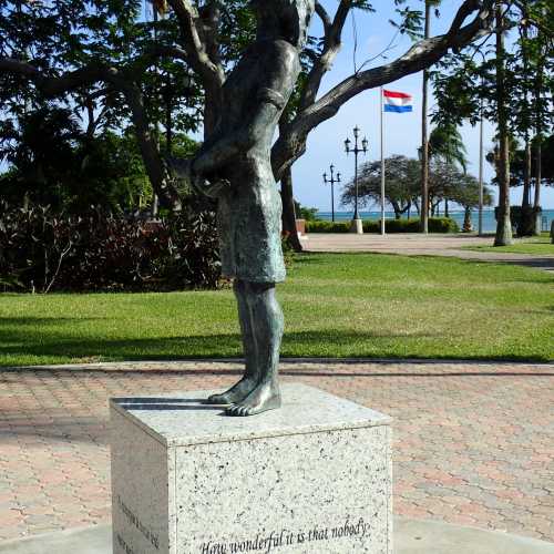 Anne Frank Statue, Aruba