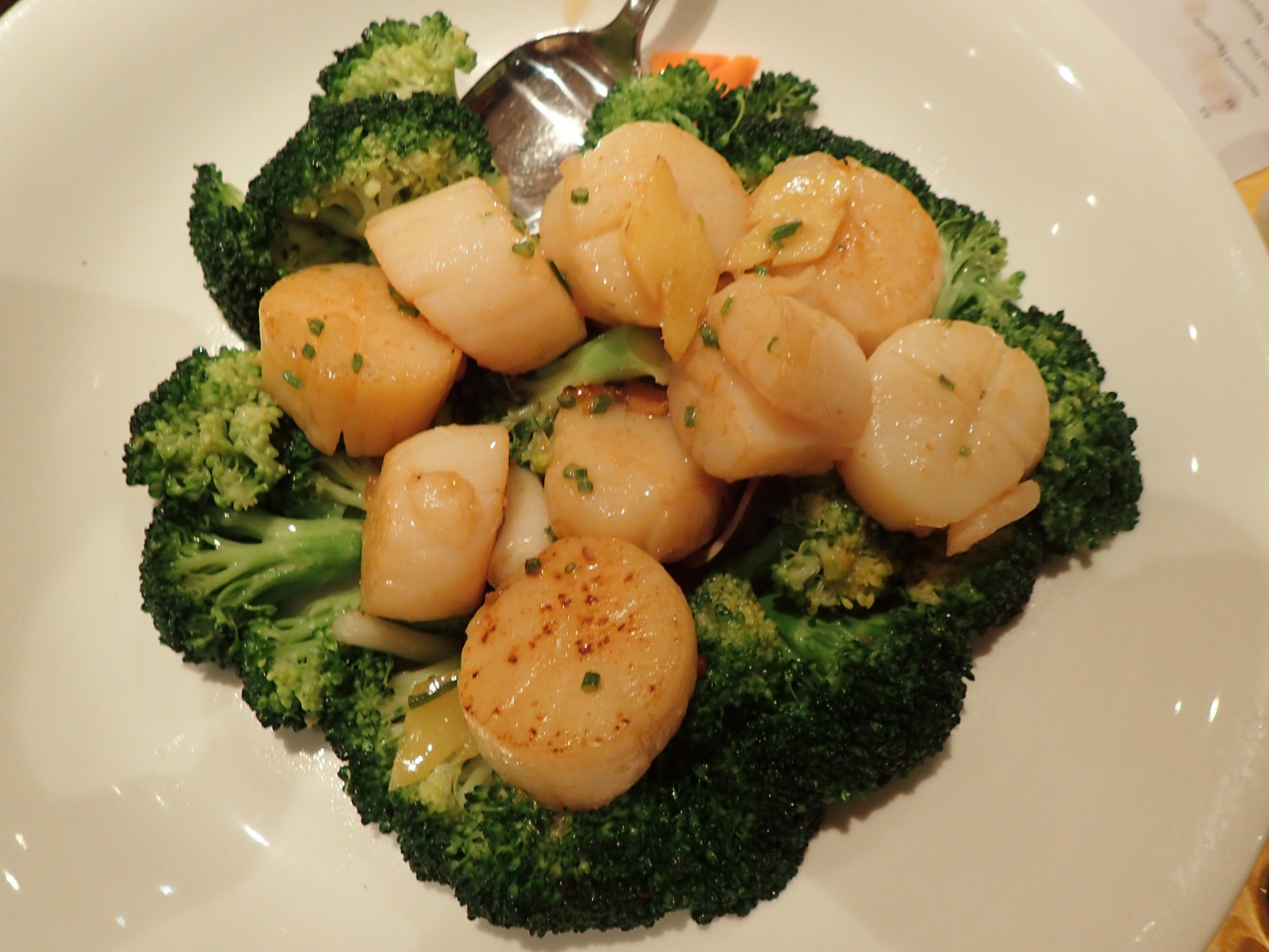 Stir-fried Coquilles St Jacques & Broccoli