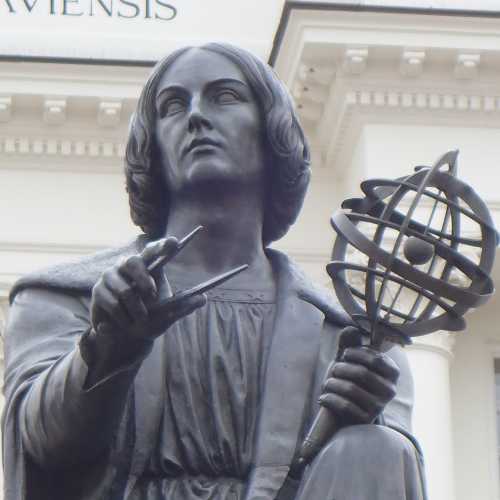Copernicus Statue, Польша