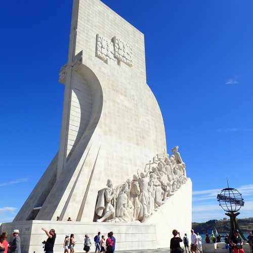 Monument to the Discoveries photo