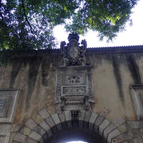 Arco de Castelo Sao Jorge, Portugal