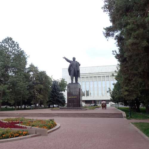 Lenin Statue, Кыргызстан