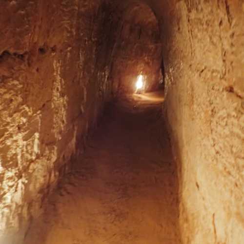 Ben Dinh Tunnel photo