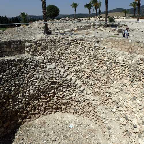 Megiddo Well