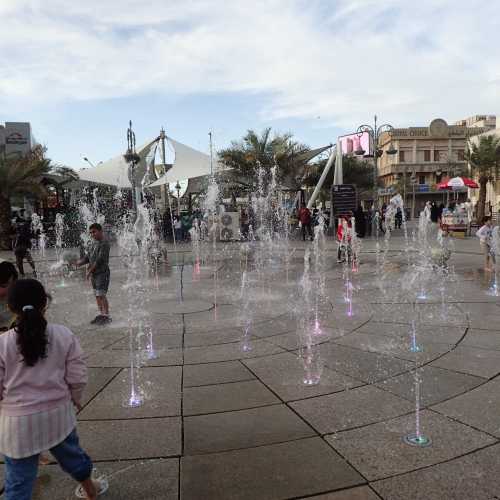 Souk Al Mubarakiya Kids Playground Fountain