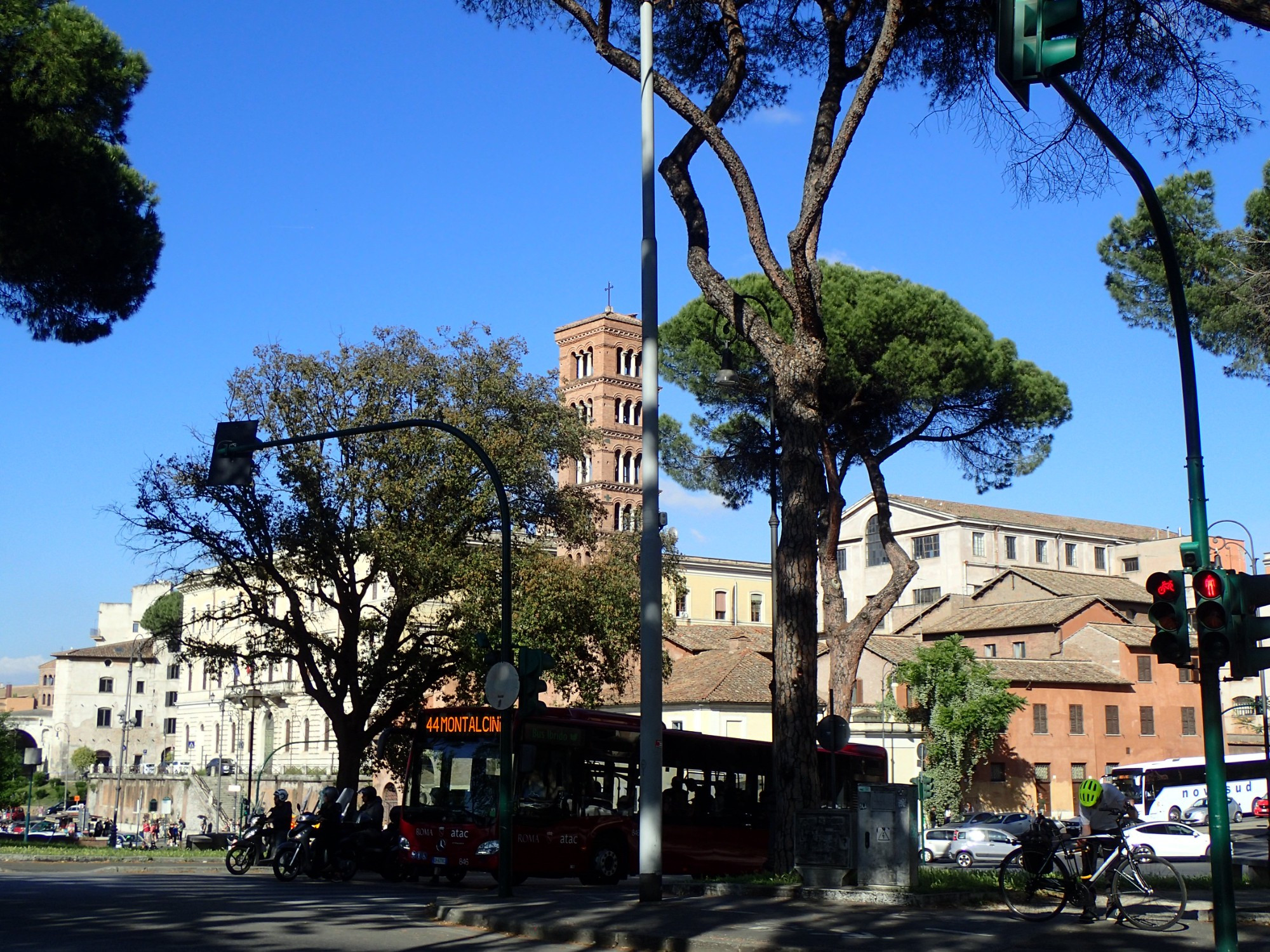 Basilica Santi Bonifacio & Alessio, Италия