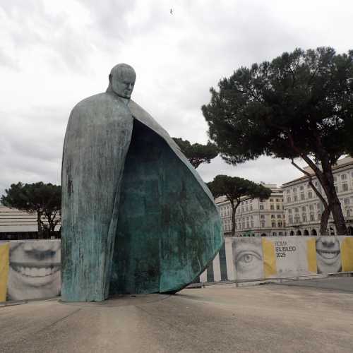 John Paul II Statue, Italy
