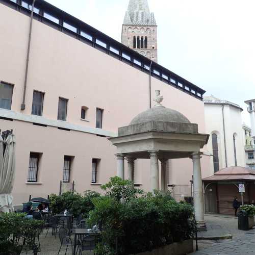 Piazza Sarzano
