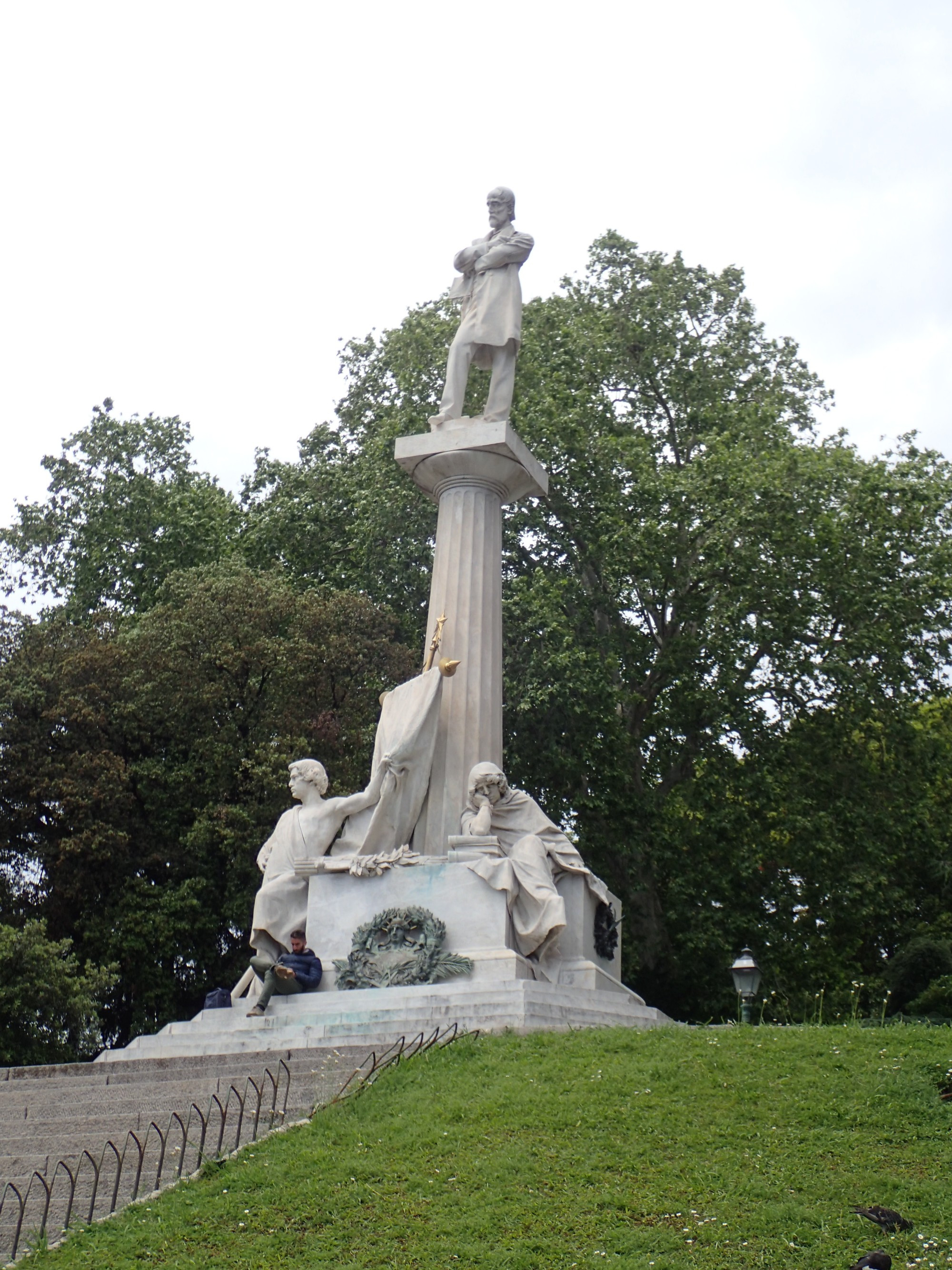 Monumento a Giuseppe Mazzini, Италия