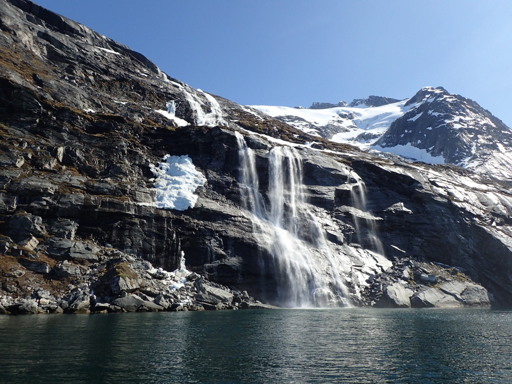 Waterfalls at Sadelo, Гренландия