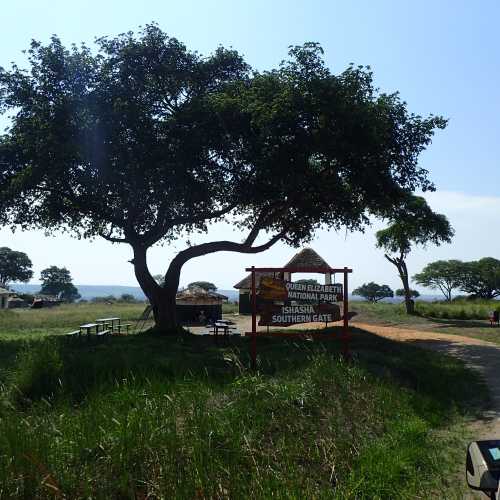 Ishasha Section South Gate, Uganda