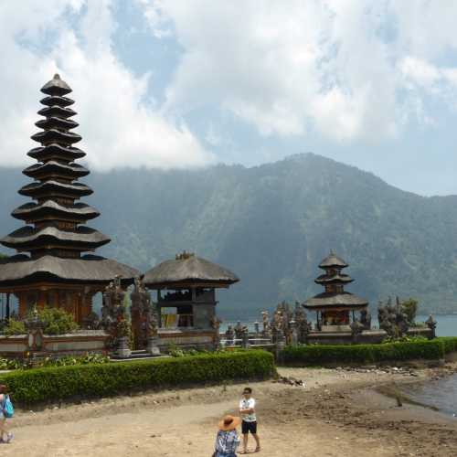 Pura Ulun Danu Bratan, Indonesia