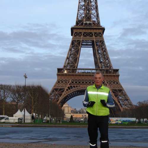 Early morning jogg in Paris 2007