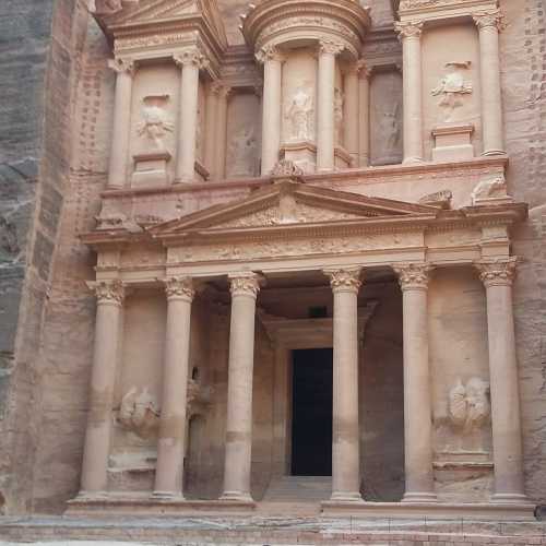 The Treasury, Petra Jordan. Wonder of the World.