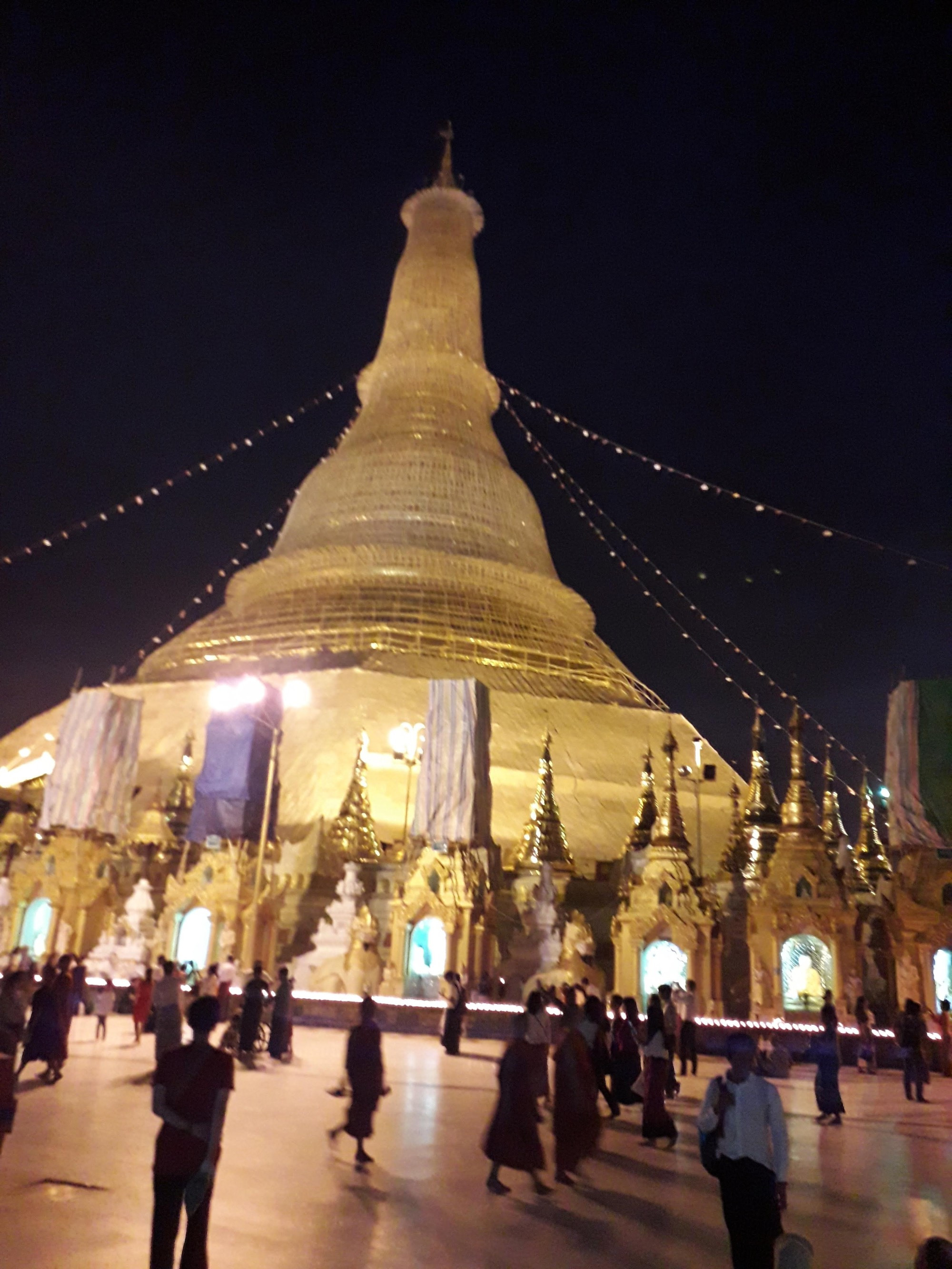 Swedagon Pagoda, Yangon, at night