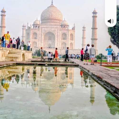 Taj Mahal and it's reflection, Agra