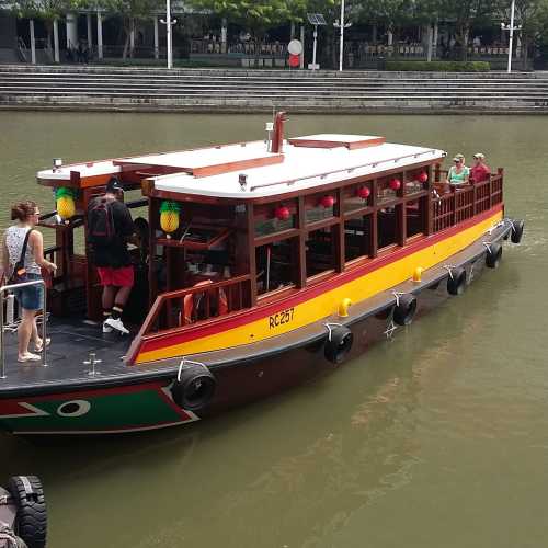 Awaiting a boat trip on the Singapore River down to Marina Bay 