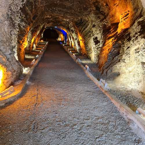 Tuzluca Tuz Mağarası, Турция