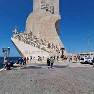 Monument to the Discoveries photo