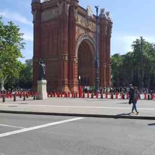 Триумфальная арка Барселоны photo