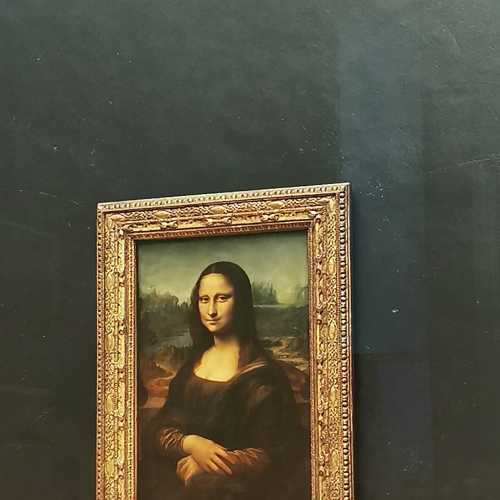 Louvre<br/>
Mona Lisa 