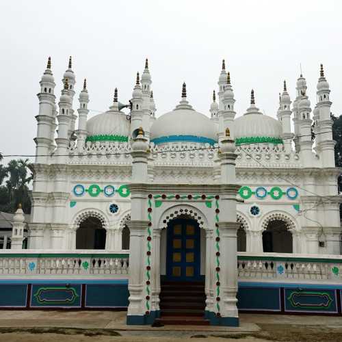 the white mosque of takurgau