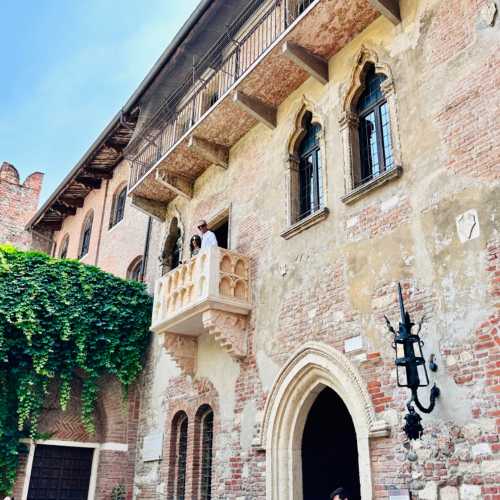 Verona <br/>
Romeo and Juliet’s balcony 