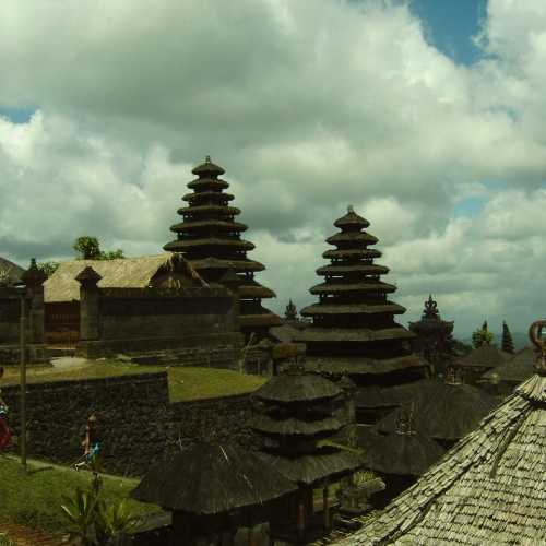 gunung lebah temple, Indonesia