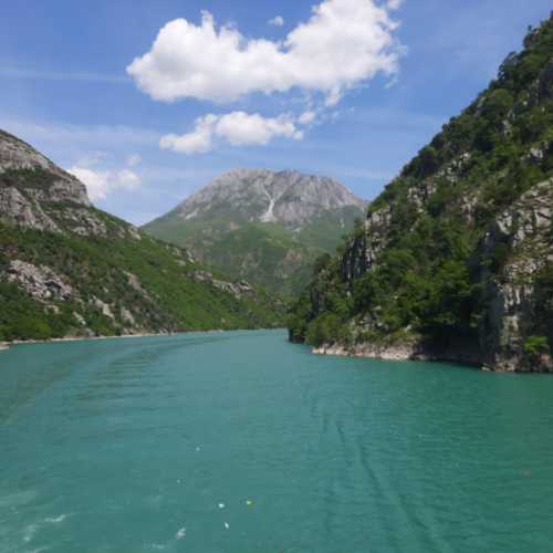 komani lake, Albania