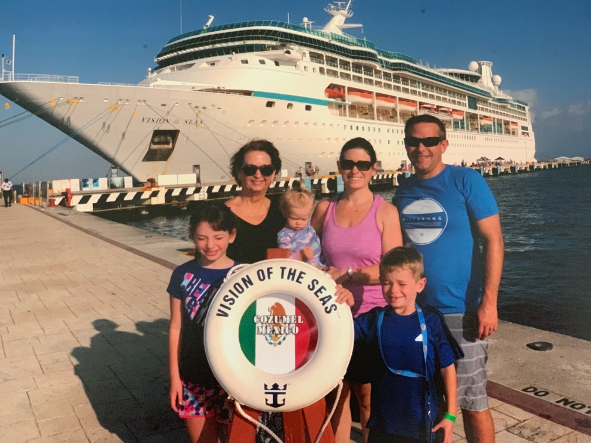 Family cruise in Mexico
