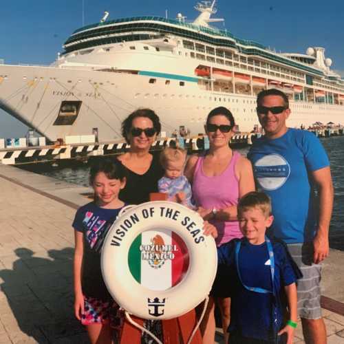 Family cruise in Mexico